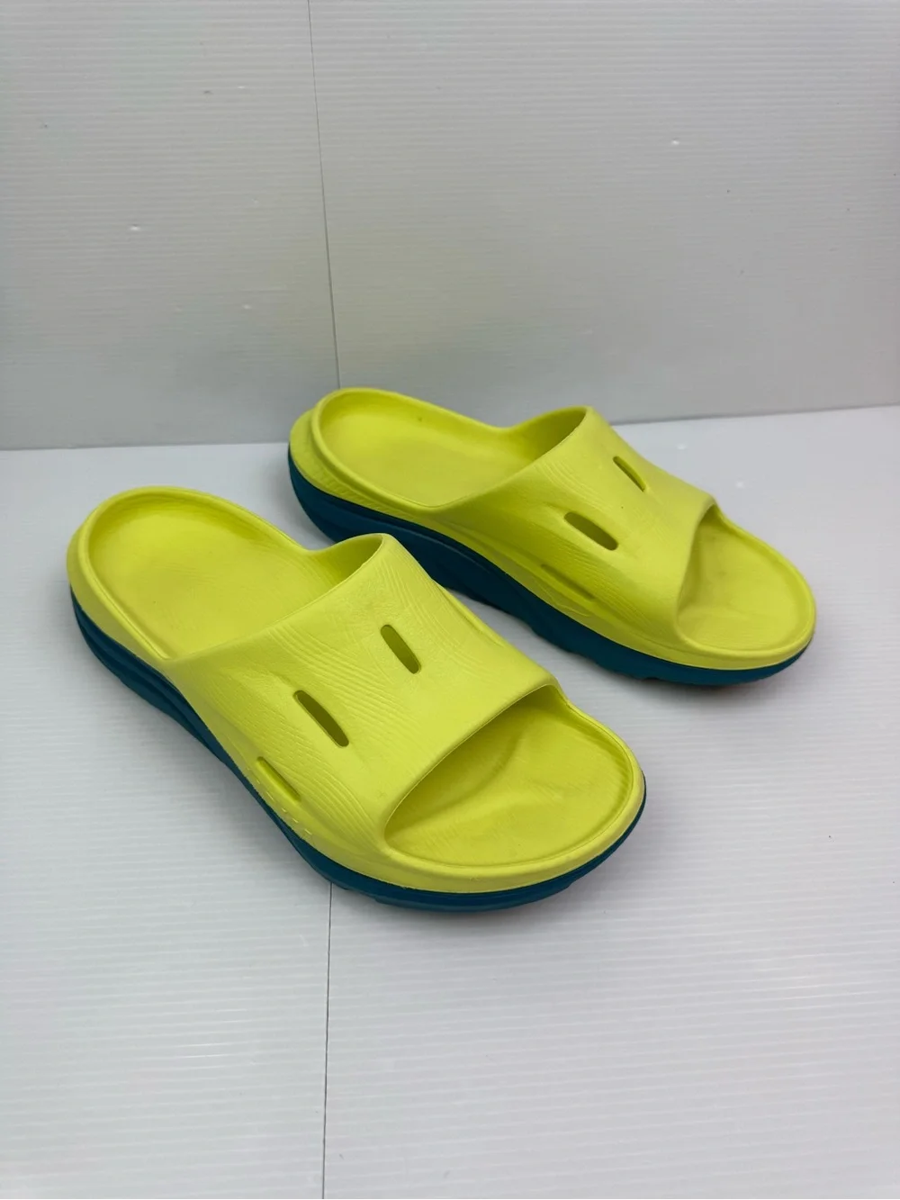 Hoka One One Ora Recovery Slide 3 Men’s 8 Women’s 11 Sandals Shoes Slip On Lime